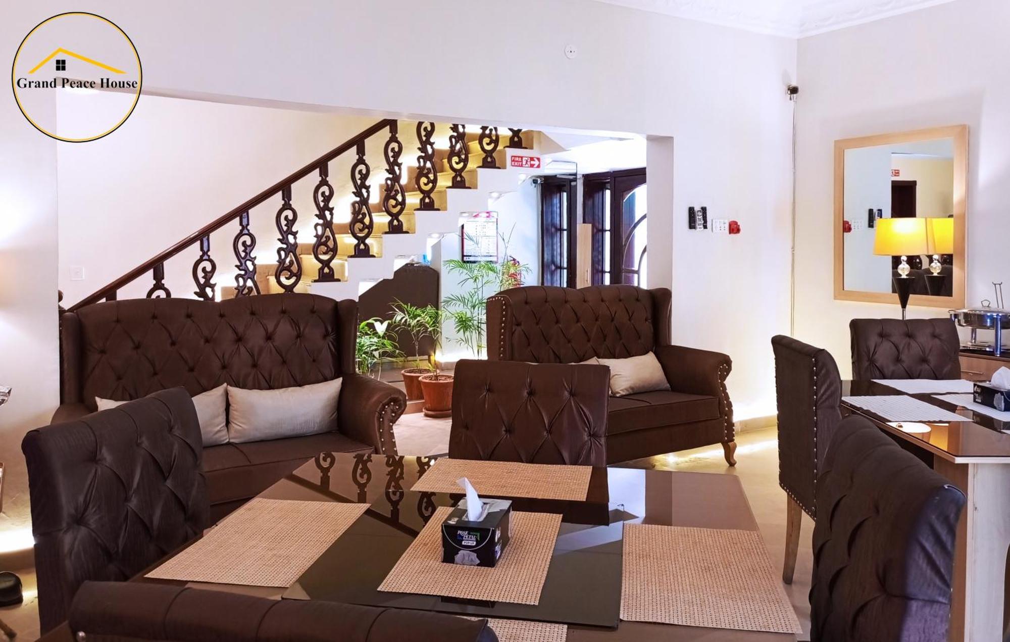 Grand Peace House I Bed & Breakfast Islamabad Eksteriør bilde