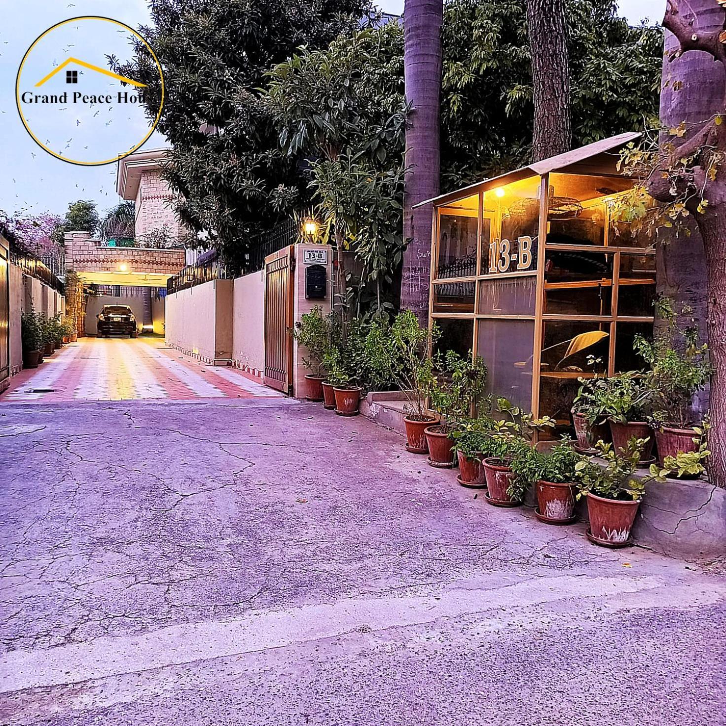 Grand Peace House I Bed & Breakfast Islamabad Eksteriør bilde