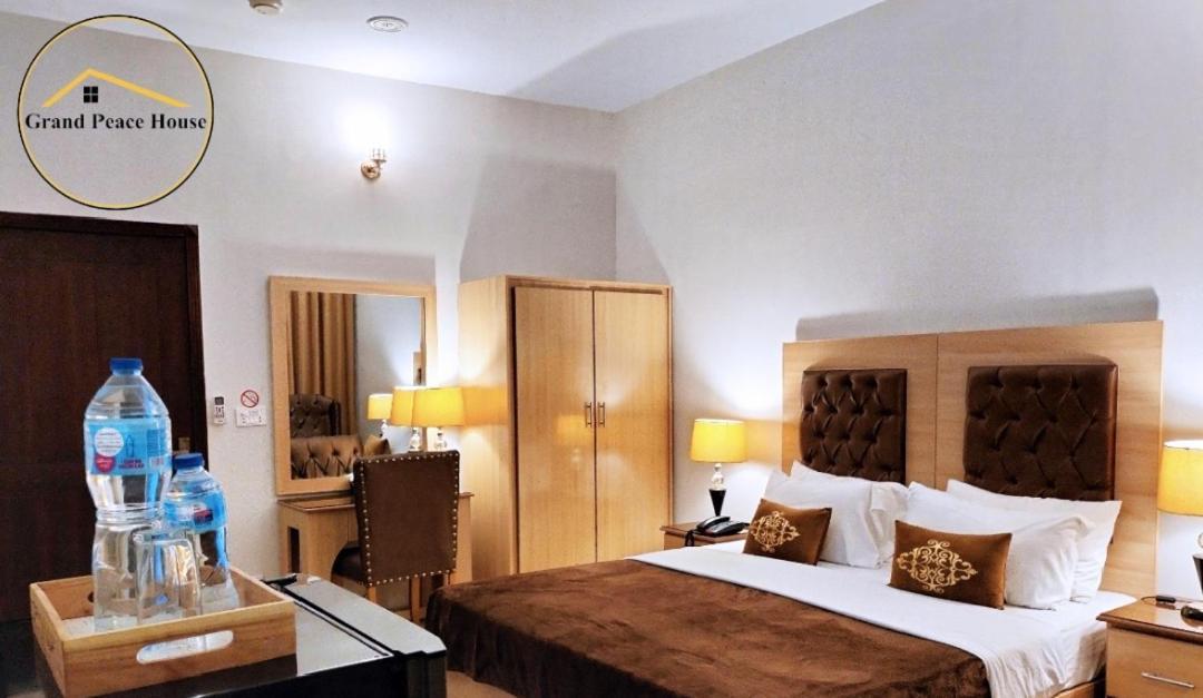 Grand Peace House I Bed & Breakfast Islamabad Eksteriør bilde