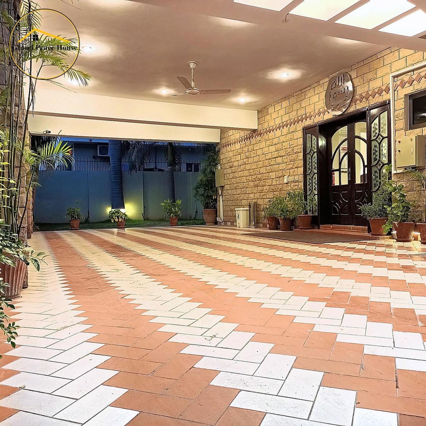 Grand Peace House I Bed & Breakfast Islamabad Eksteriør bilde