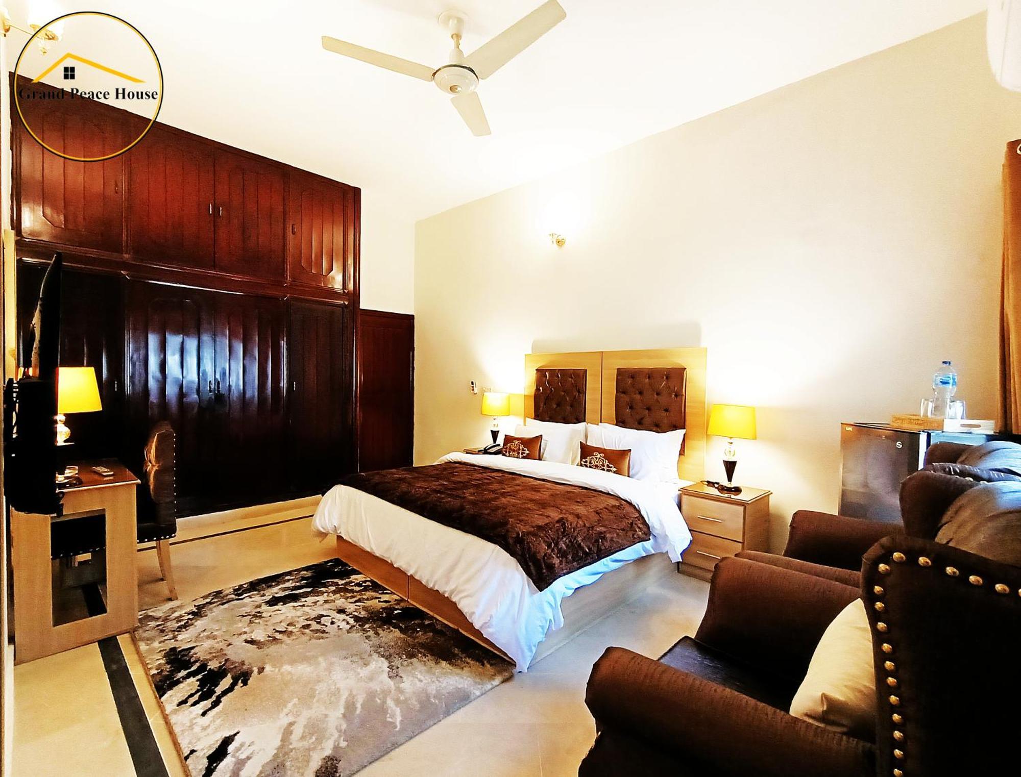 Grand Peace House I Bed & Breakfast Islamabad Eksteriør bilde