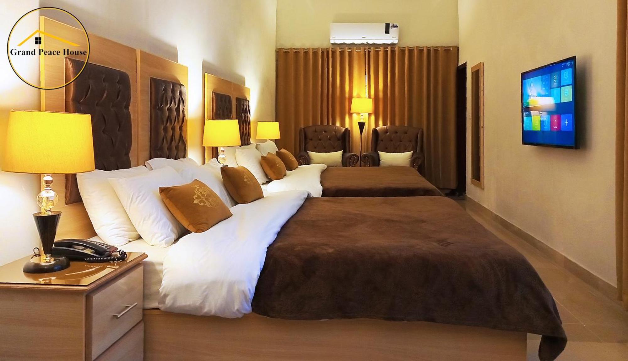 Grand Peace House I Bed & Breakfast Islamabad Eksteriør bilde
