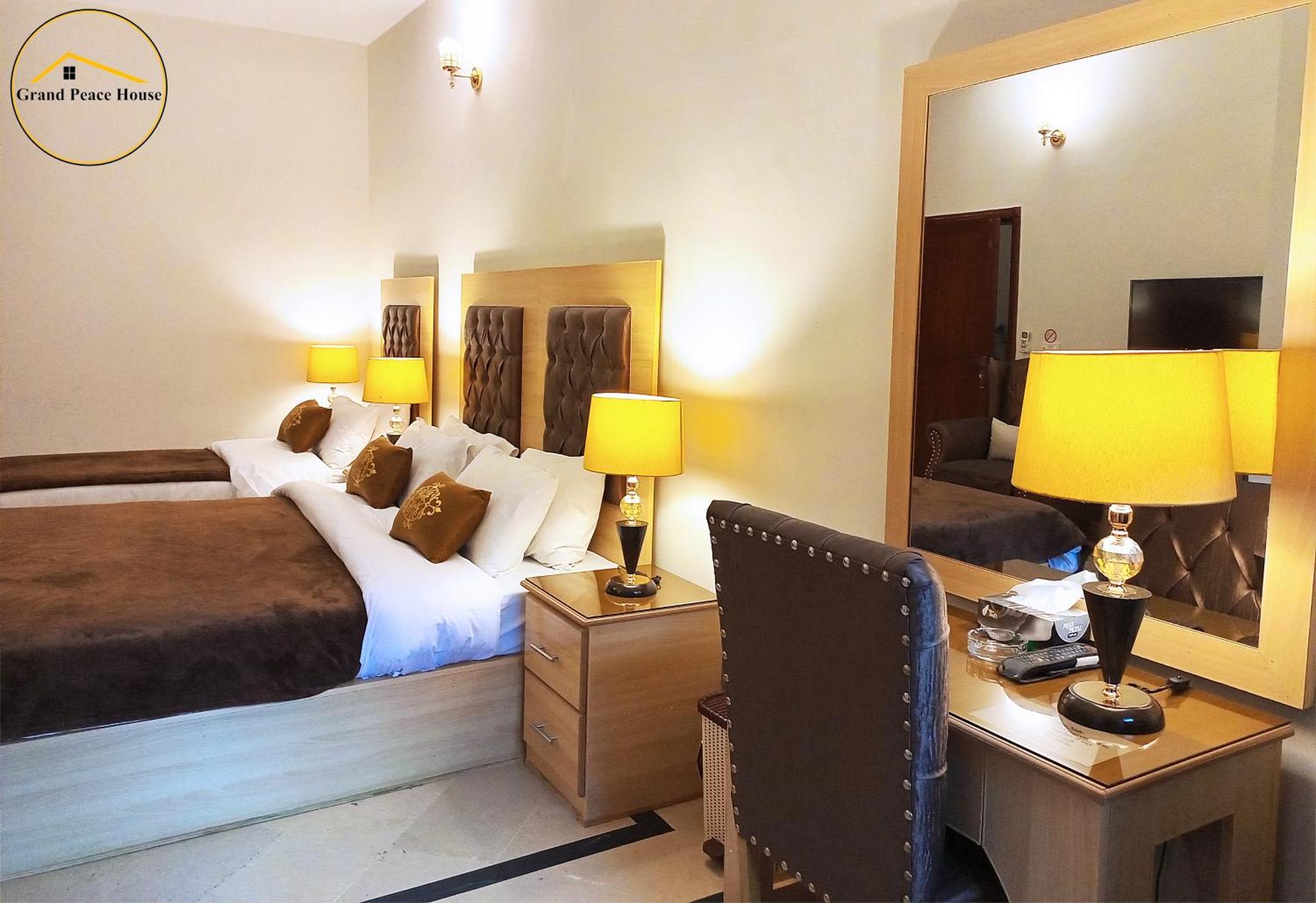 Grand Peace House I Bed & Breakfast Islamabad Eksteriør bilde