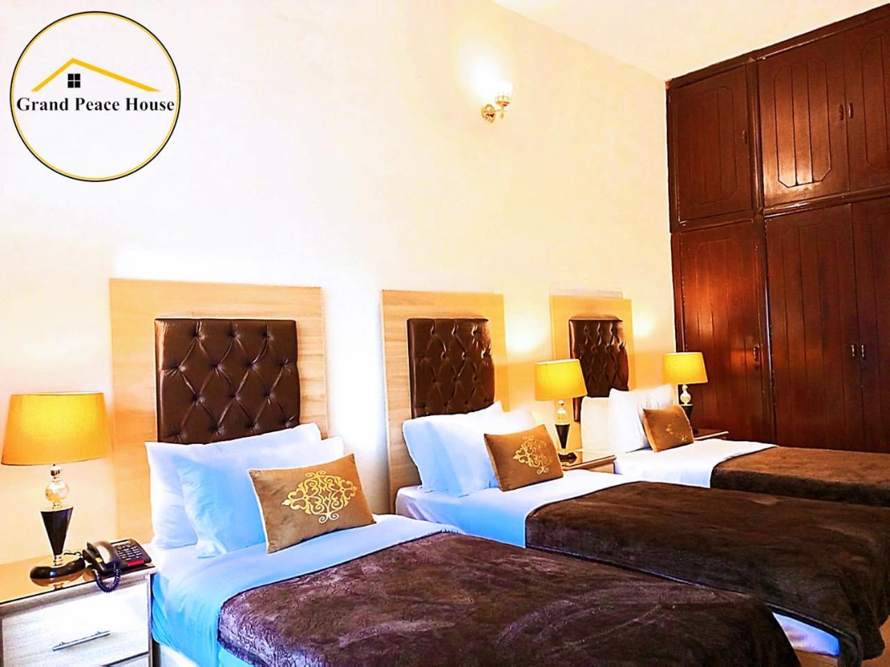 Grand Peace House I Bed & Breakfast Islamabad Eksteriør bilde